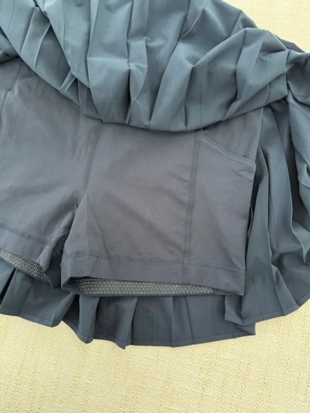 Lululemon High-Rise Pleated Tennis Skirt Sz 6 Navy Blue